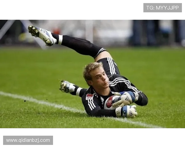 诺伊尔：从沙尔克青训到世界第一门将的生涯崛起解析