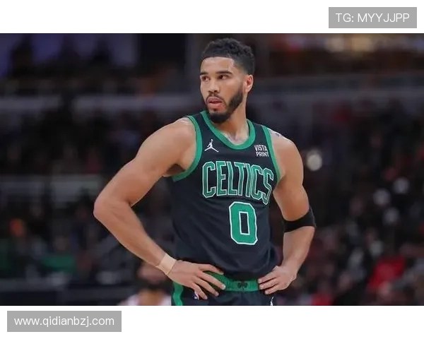 凯尔特人3D后卫怀特挡拆联动塔图姆提升三分效率